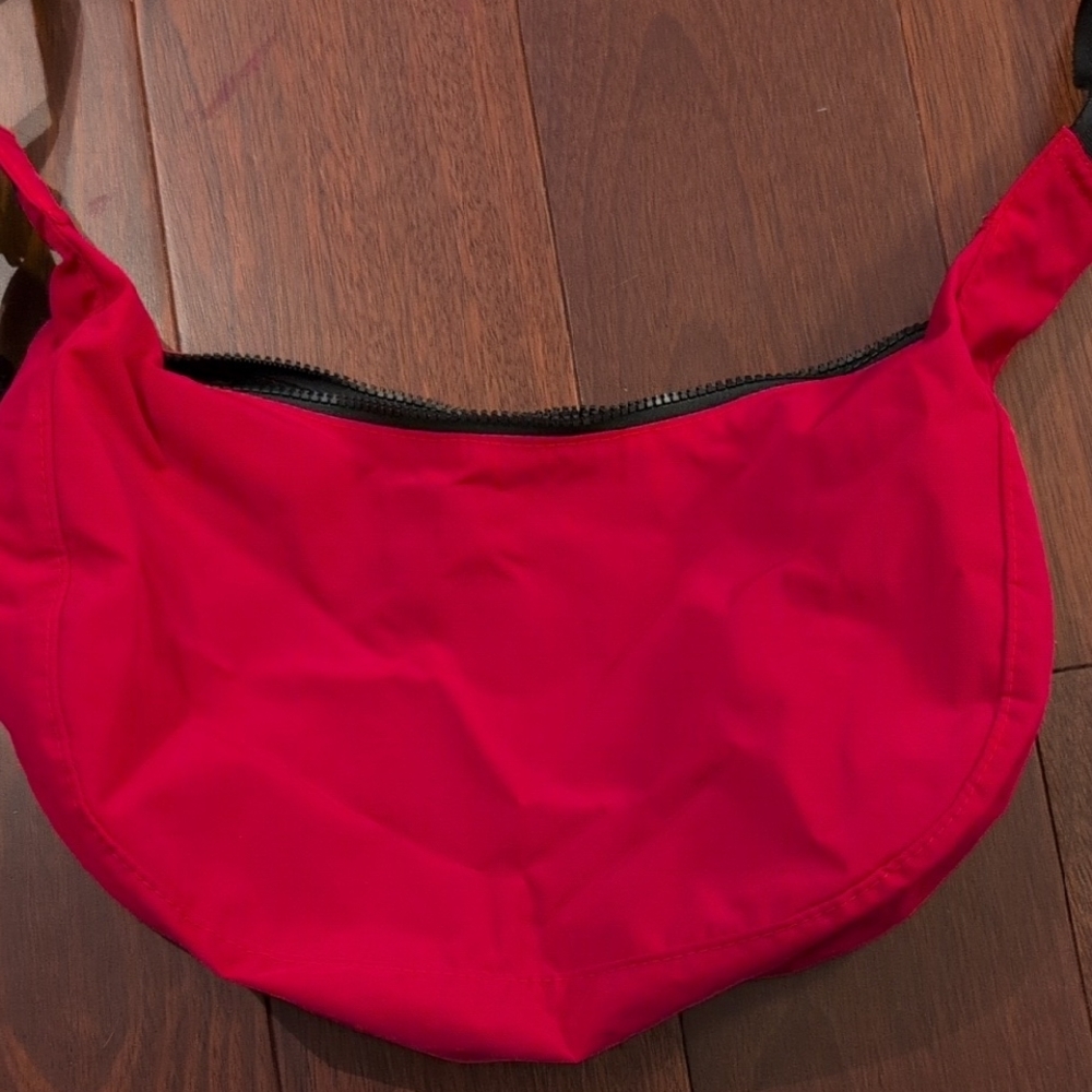 Baggu Medium Crescent Crossbody